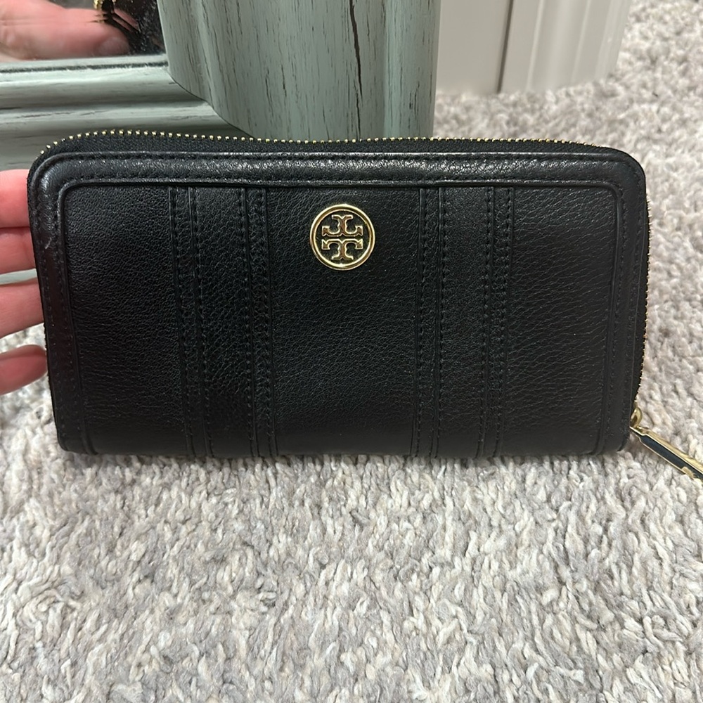 Tory Burch wallet 100% authentic